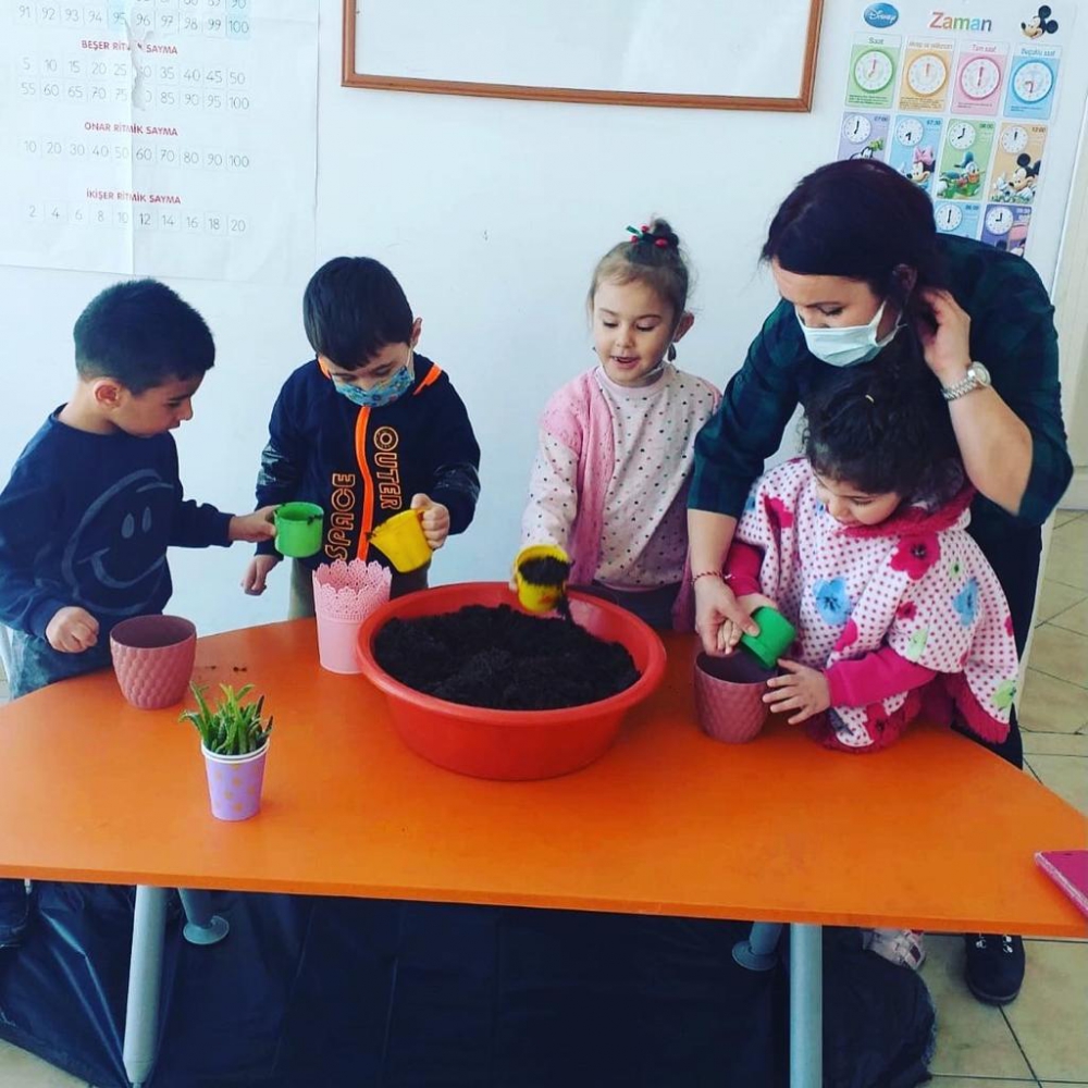 Kurumumuzdan Kareler